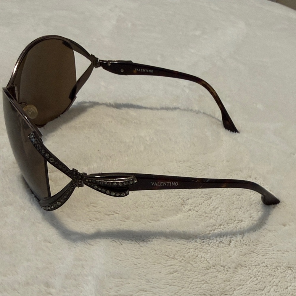 Valentino Brown Tortoiseshell Rimless Shield Sunglasses - Picture 2 of 5